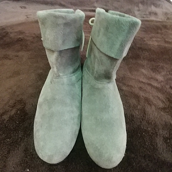 Shoes - Soft Suede Gray Ankle Cuff Booties sx 9